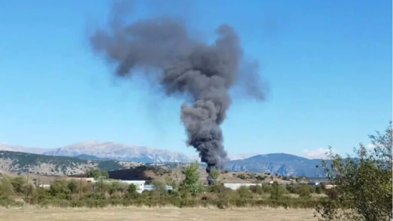 Ιωάννινα: Φωτιά σε εργοστάσιο ανακύκλωσης οχημάτων στην Μπάφρα – Επιχειρούν 20 πυροσβέστες