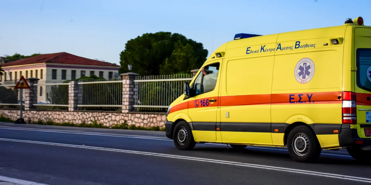 Μυτιλήνη: Νεκρός 70χρονος μετά από πτώση από τον 3ο όροφο ενώ έβαφε το παράθυρο του σπιτιού του