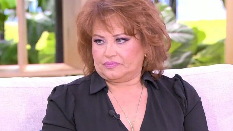 Νικολέτα Βλαβιανού: ” Το κοινό δεν ακολουθεί ανθρώπους που δεν έχουν σπουδές στην υποκριτική και αυτό φαίνεται από τις χαμηλές τηλεθεάσεις ”