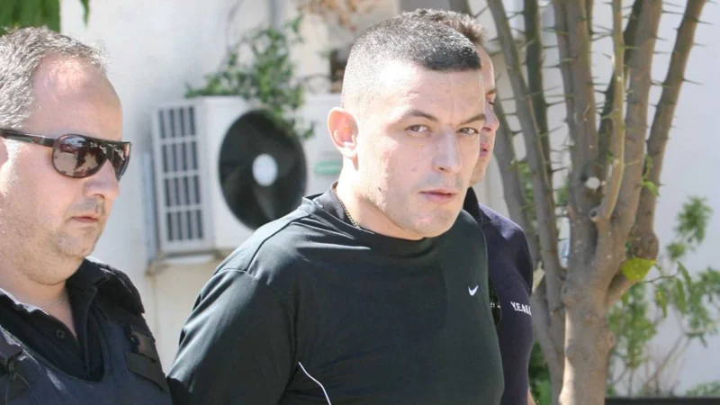 Ανάβυσσος: Δραπέτης ο Αλκέτ Ριζάι – Τι συνέβη στο beach bar με τους πυροβολισμούς